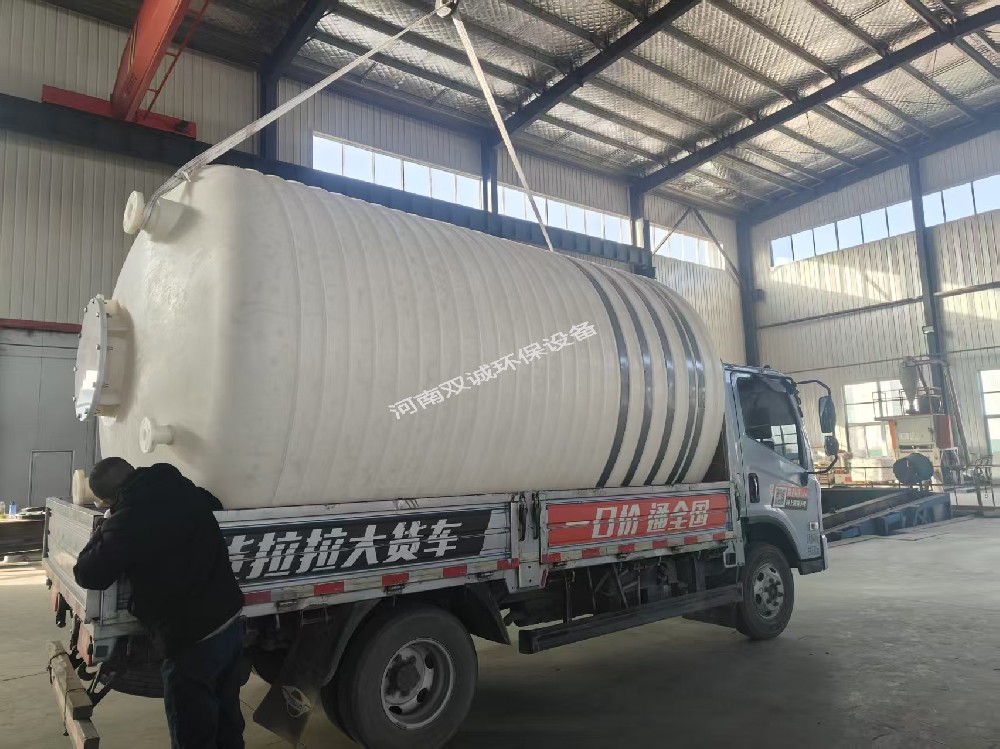 2025.12.01-新鄉(xiāng)某生物科技公司聚乙烯儲(chǔ)罐、PE儲(chǔ)罐發(fā)貨
